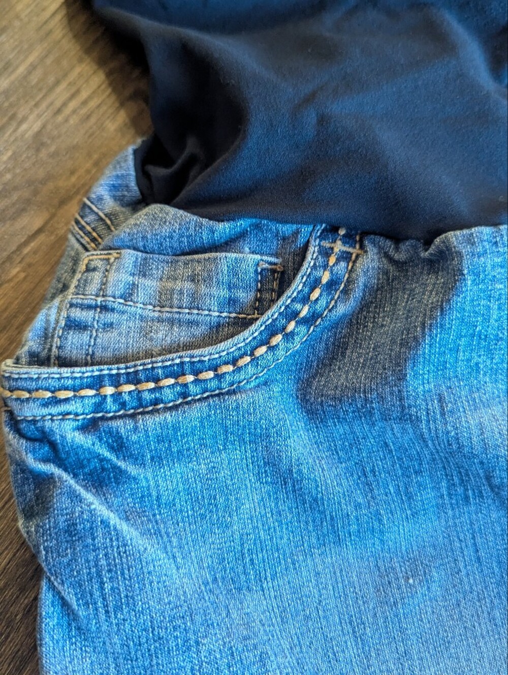 Maternity Capri Jeans Motherhood Maternity Size Large - Picture 4 of 7